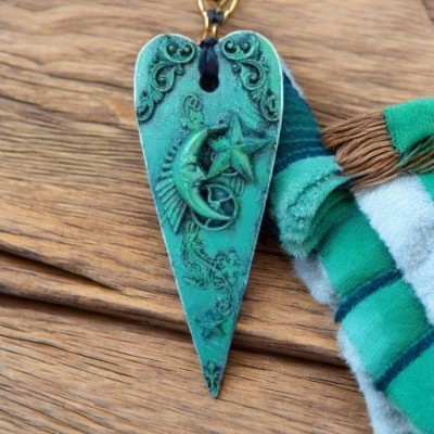 Hanging heart decoration