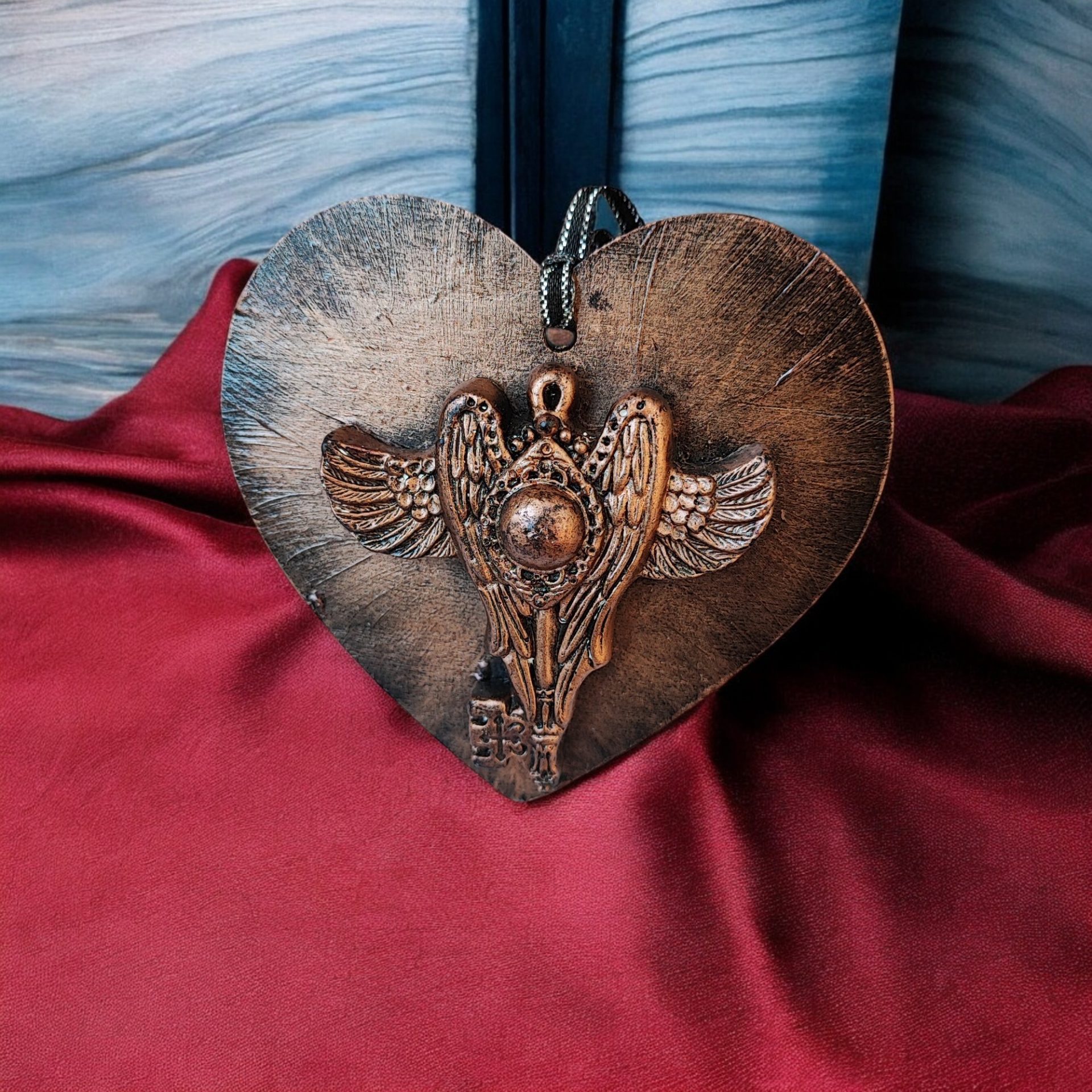 Hanging heart decoration