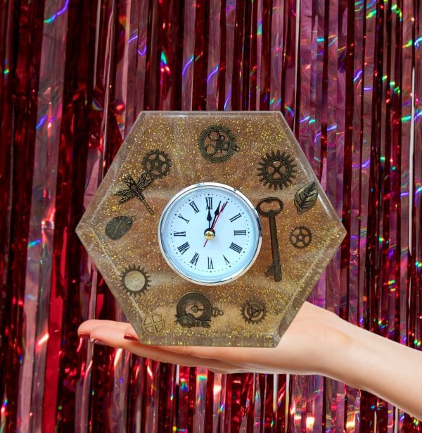 Steampunk Resin Clock - Image 4