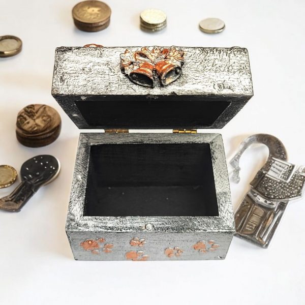 Wooden Box with 5 Puppy Decoration, Small Storage Box - Image 3