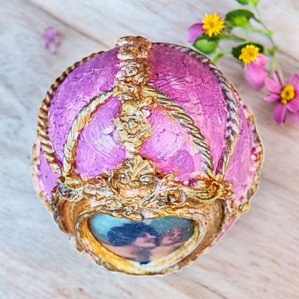 Handcrafted Pink Decorative Egg with Romantic Victorian Design - Image 3