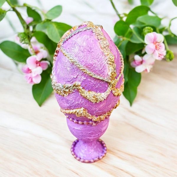 Handcrafted Pink Decorative Egg with Romantic Victorian Design - Image 5